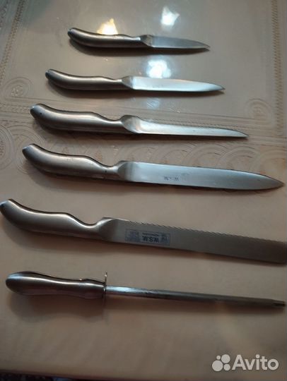 Набор кухонных ножей с подставкой