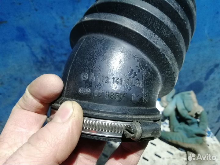 Патрубок воздушного фильтра М112 Mercedes
