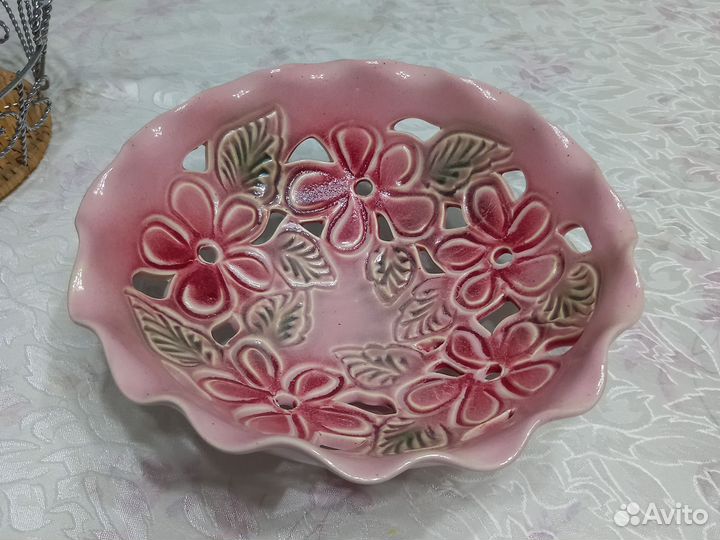 Ваза для фруктов, хлебница, бульоницы