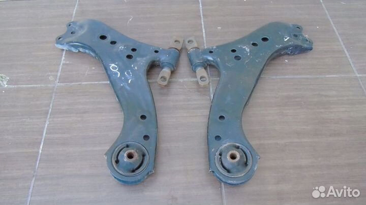 Рычаг передний Тойота Рав 4 50