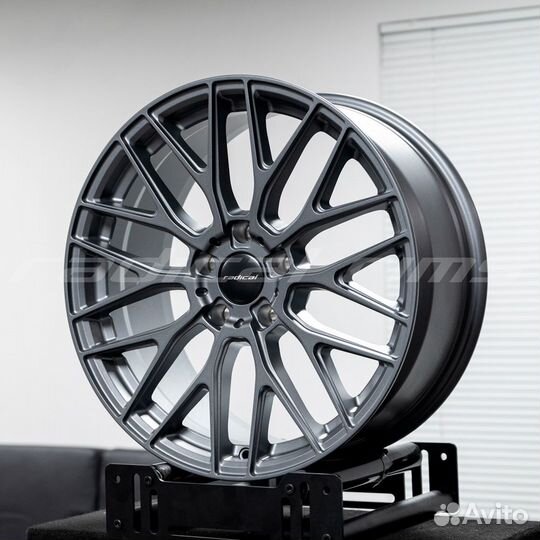 Radical EVO-2 19x8.5 ET40 5x114.3 Satin Graphite