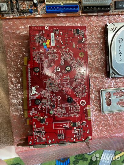 Материнская плата с процессором и памятью