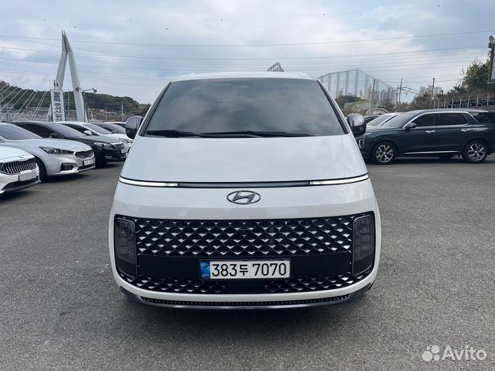 Hyundai Staria 2.2 AT, 2022, 89 300 км