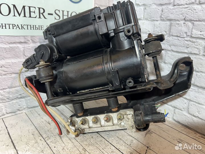 Компрессор пневмоподвески Mercedes w220 в сборе