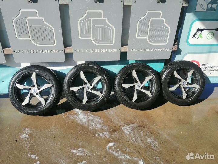 R16 Nokian Tyres Hakkapeliitta 4 205/55, PCD 5x108 DIA 63.4