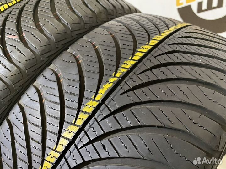 Goodyear Vector 4Seasons Gen-2 215/50 R17