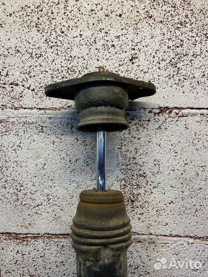 Стойка амортизатора задняя Hyundai Ix35