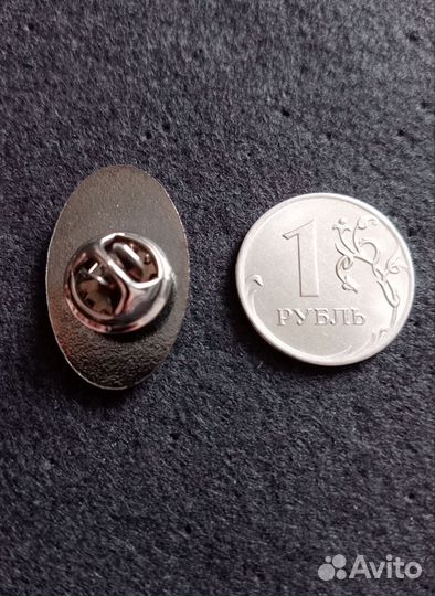 Фрачный значок футбольный клуб Milan Италия футбол