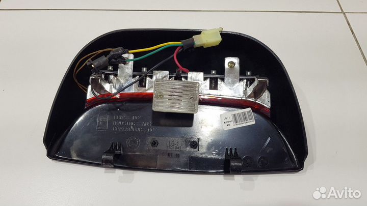 Фонарь задний дополнительный стоп сигнал