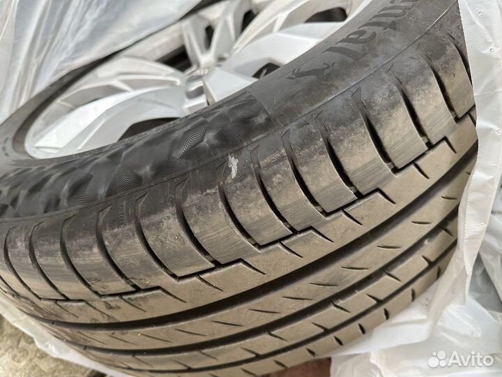 Продам комплект резины с дисками audi