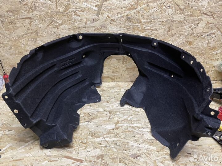 Подкрылок передний левый Toyota RAV 4 50