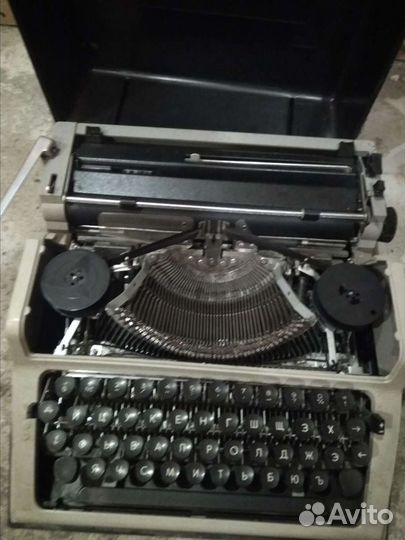 Пишущая машинка