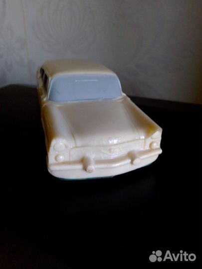 Машинка Чайка газ-13, игрушка из СССР