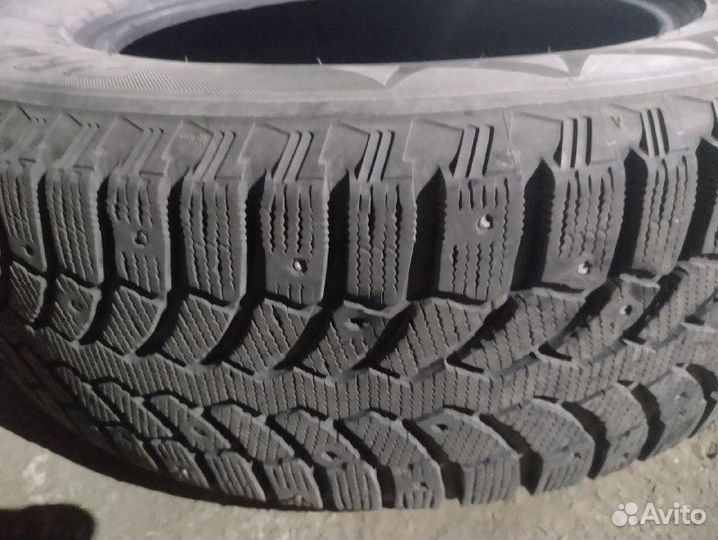 Bridgestone Blizzak Spike-01 225/65 R17