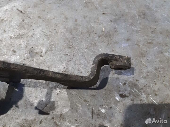 Кронштейн гура ауди 100 с4