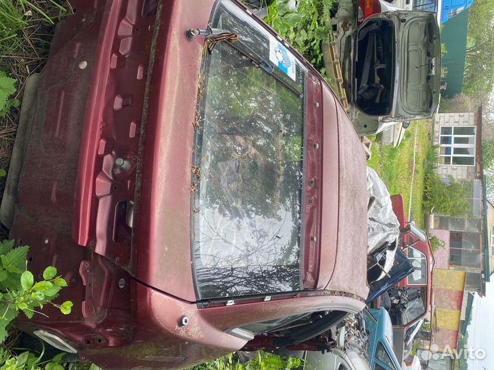 Крышка багажника mazda 323 f
