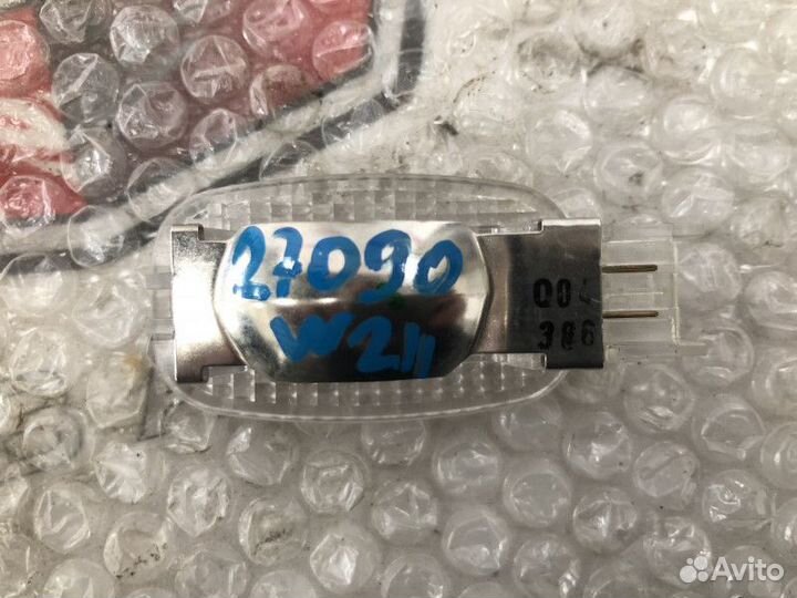 Плафон освещения салона Мерседес W211