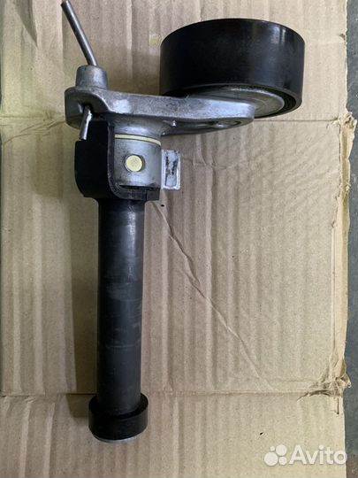 Натяжитель ремня