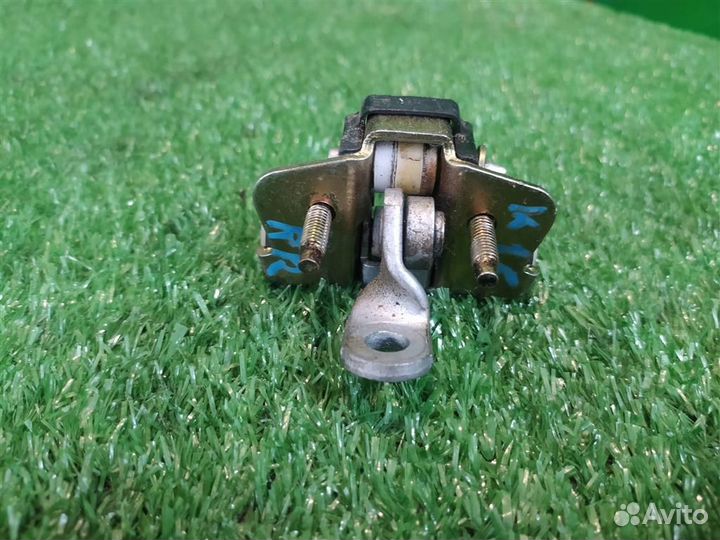 Ограничитель двери задней правой Peugeot 307 (3H)