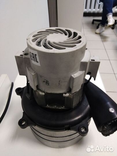 Двигатель для моющего пылесоса