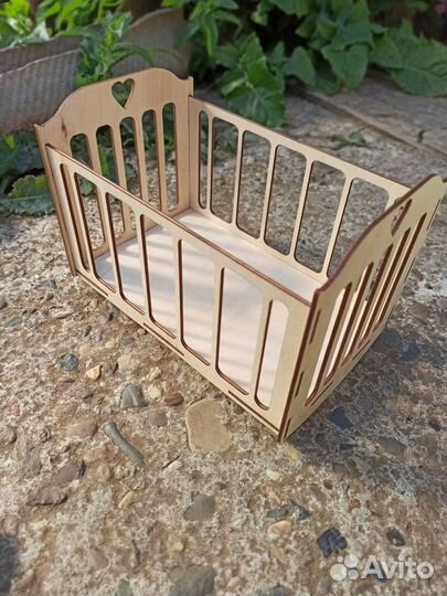 Детская кукольная кровать