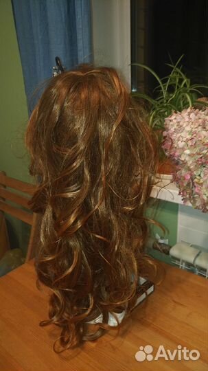 Парик каштановый кудрявый