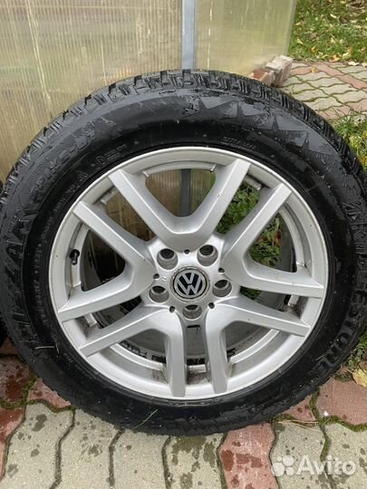 Bridgestone Blizzak Spike-01 235/55 R17 103T