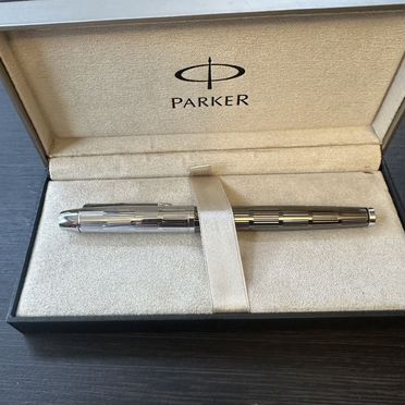 Перьевая ручка parker