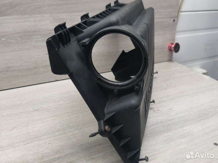 Крышка воздушного фильтра Mercedes Vito W639