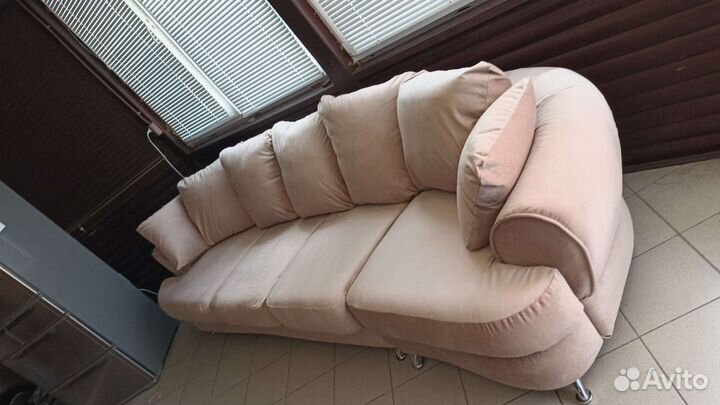 Перетяжка мягкой мебели на дому