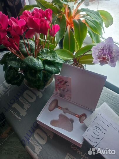 Массажер лица набор подарочный кварц