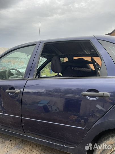 Задняя левая дверь granta kalina datsun