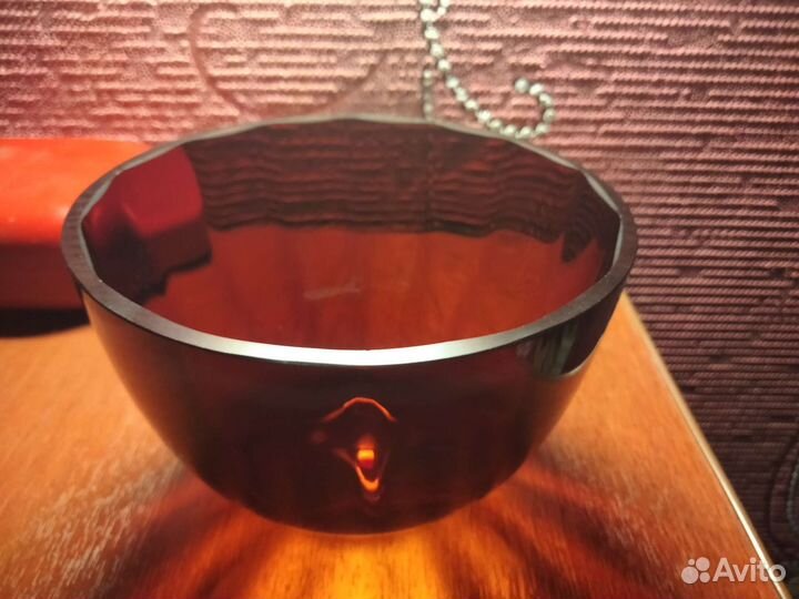 Вазочка.Конфетница и др. Йодовое стекло,ссср