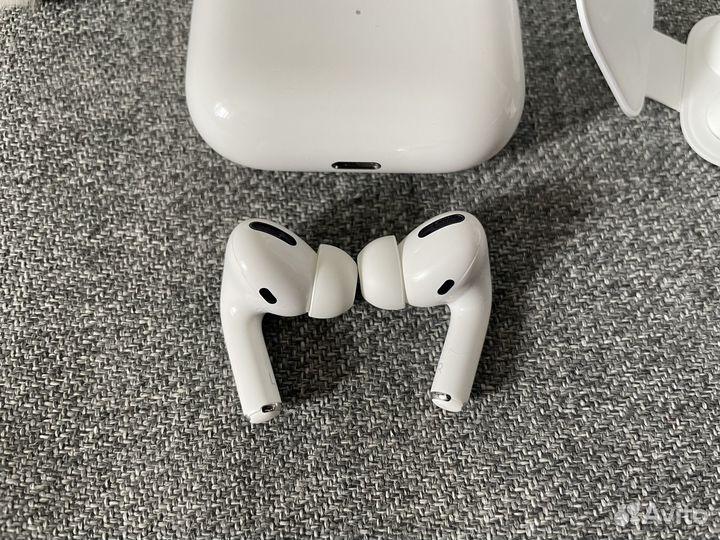 Оригинал AirPods Pro