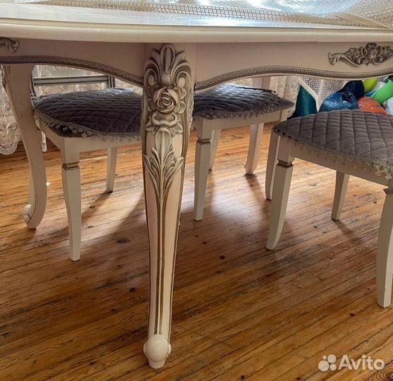 Кухонный стол