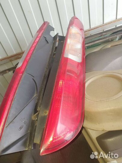 Ford Focus 2 хэчбек фонарь стоп сигнал