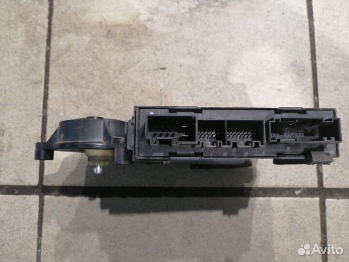 Мотор стеклоподъемника задний правый Volkswagen