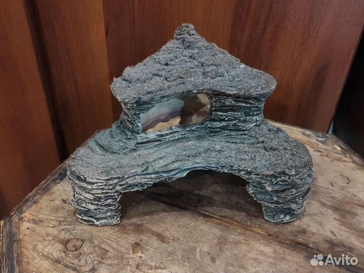 Горка для черепахи н