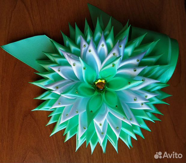 Бант на выписку ручная работа (новый )