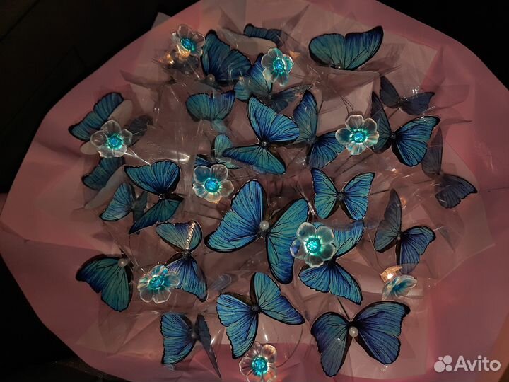 Букет из бабочек светящийся