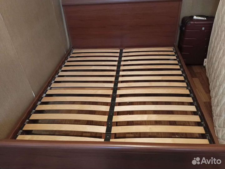 Кровать двухспальная евро