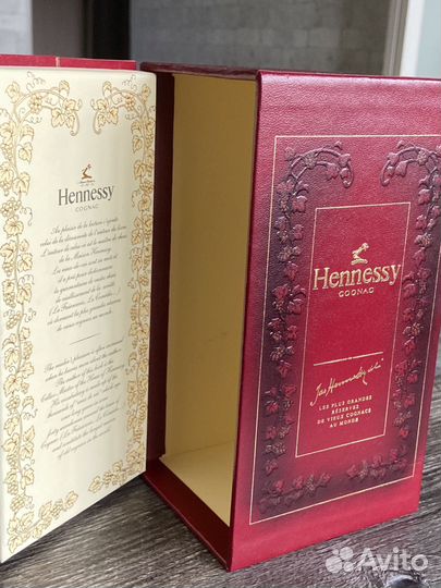 Коробка Hennesy коньяк Tom