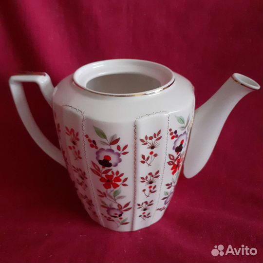 Чайник,фарфор Песочное