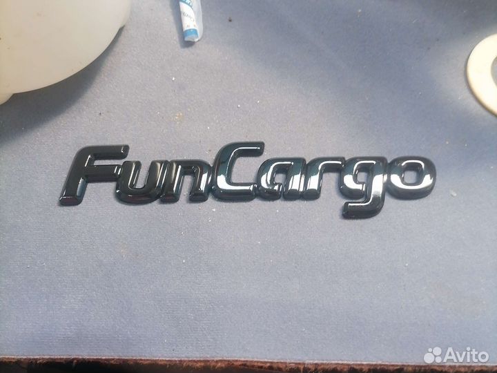 Эмблема toyota funCargo. Антихром