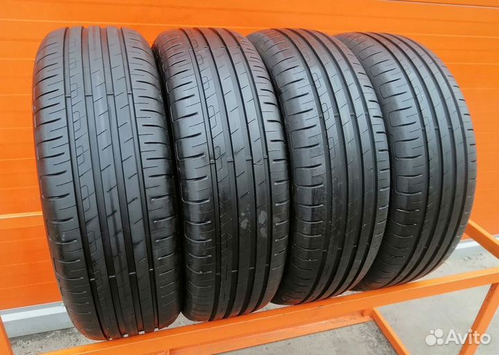 Goodyear EfficientGrip Performance 205/60 R16 92V