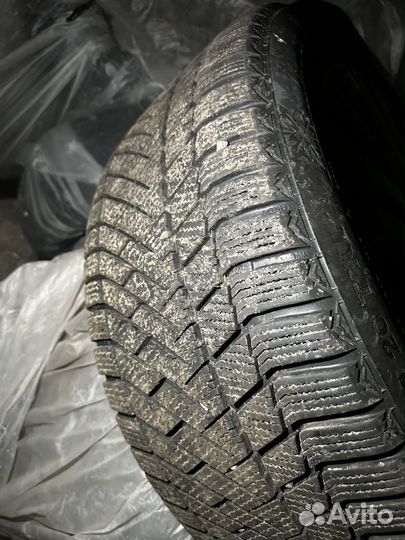 Continental ContiVikingContact 6 275/45 R20