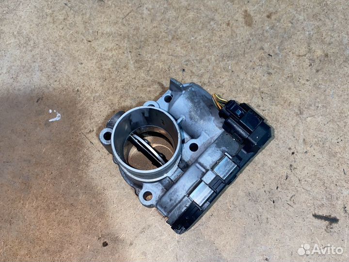 Дроссельная заслонка Renault 2.0dci M9R700