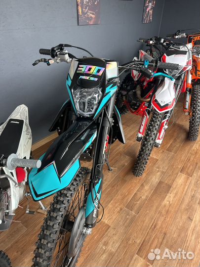 Procida 2020 CB300F (BNK-K20)