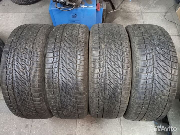 Continental ContiVikingContact 6 235/55 R18 104T