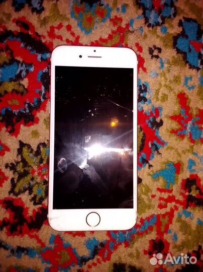 iPhone 6S, 64 ГБ